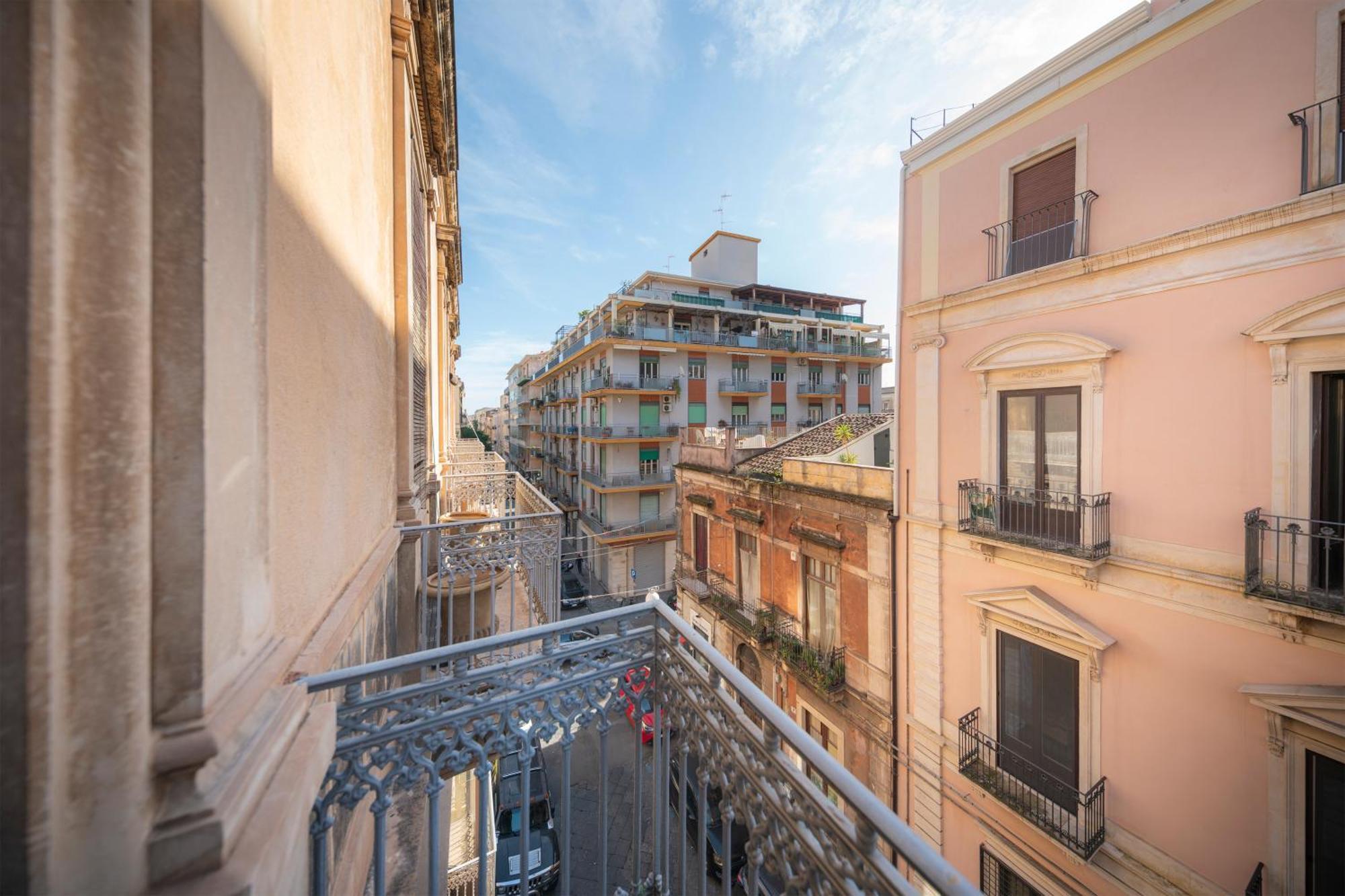 Mirone - Suite Apartments Catania Centro Eksteriør billede